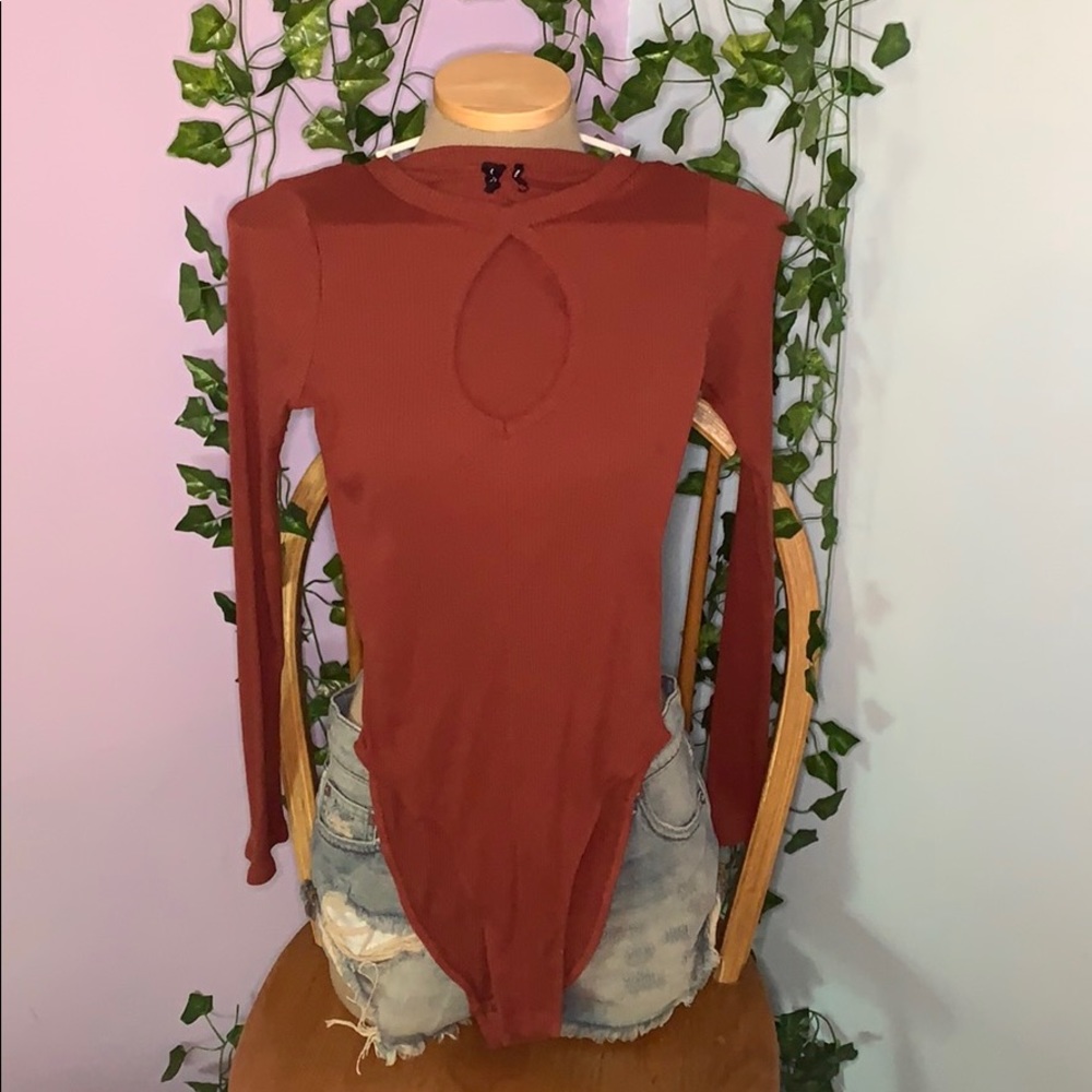 Burgundy keyhole long sleeve bodysuit